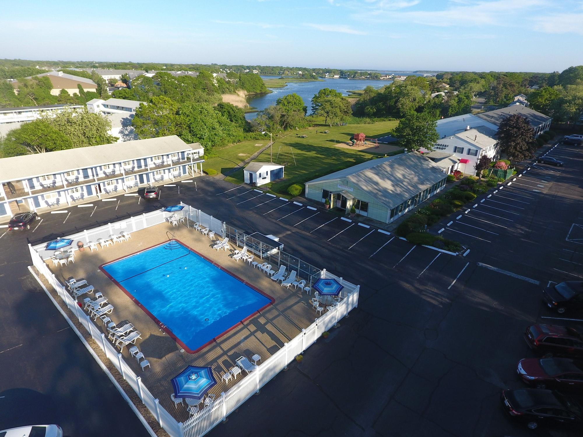 Uncommoner Hotel By Reverie Boutique Collection West Yarmouth Exterior photo