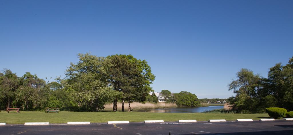 Uncommoner Hotel By Reverie Boutique Collection West Yarmouth Exterior photo